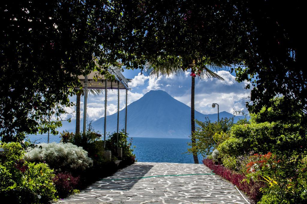 Hotel Y Centro De Convenciones Jardines Del Lago Panajachel Bagian luar foto